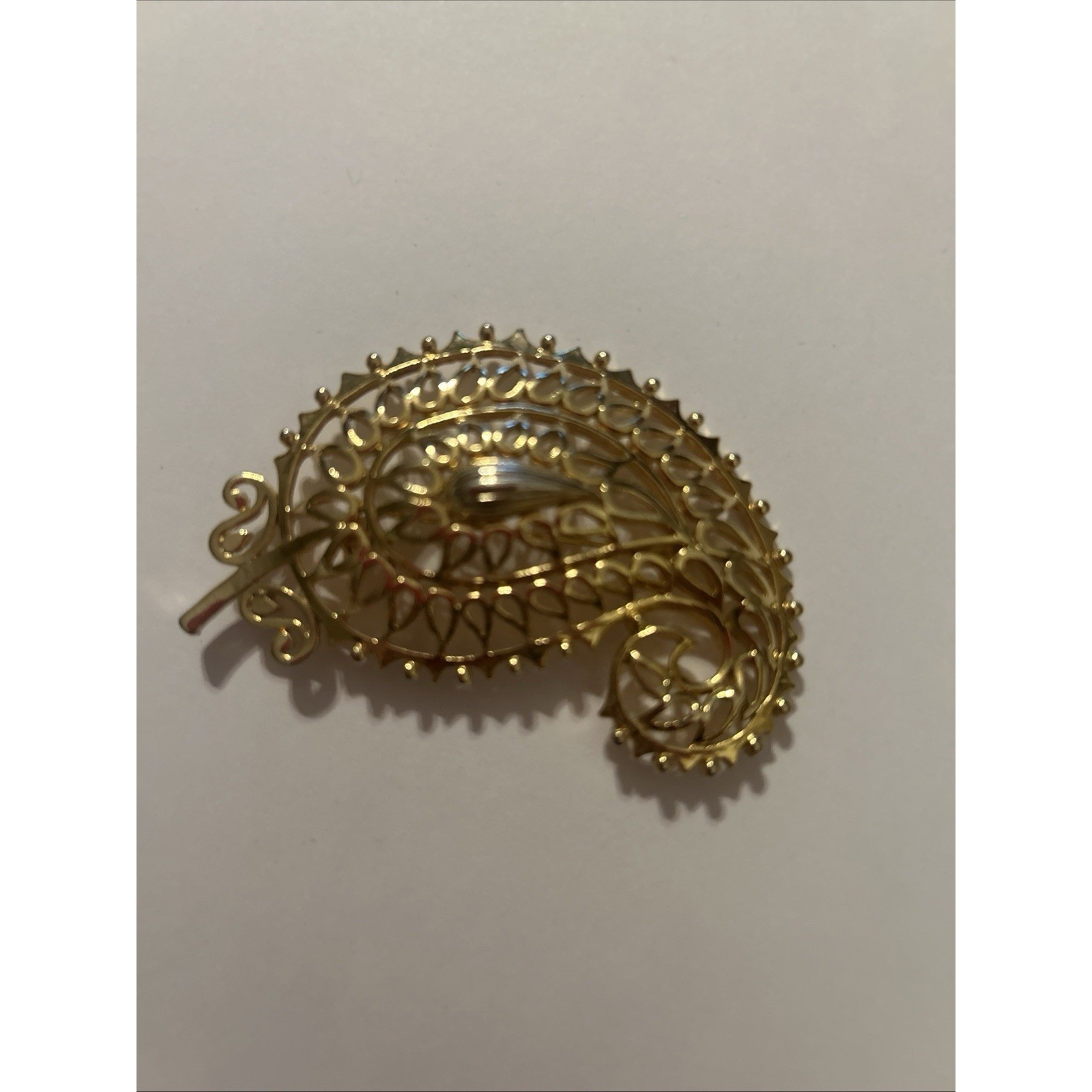 Vintage Vendome Gold Paisley Brooch Stylish Elegance 52$